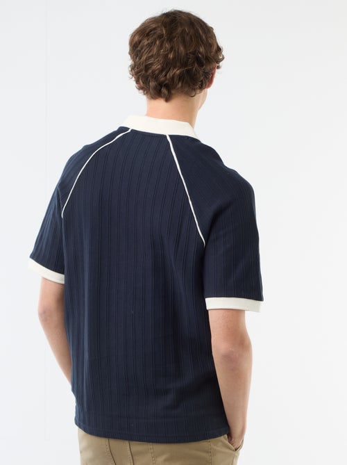 Textured Polo Shirt with Buttonless Polo Collar - Kiabi Textured Polo Shirt with Buttonless Polo Collar - Kiabi