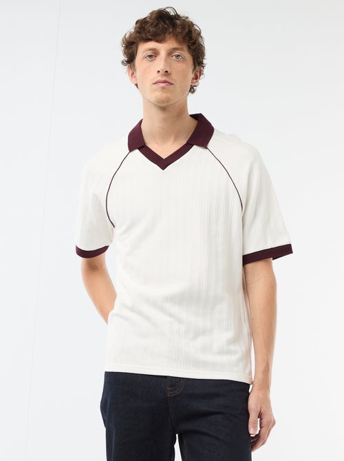 Textured Polo Shirt with Buttonless Polo Collar - Kiabi Textured Polo Shirt with Buttonless Polo Collar - Kiabi