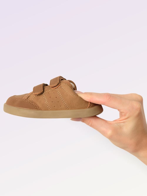 Tiefe Sneakers mit Klettverschluss - Kiabi