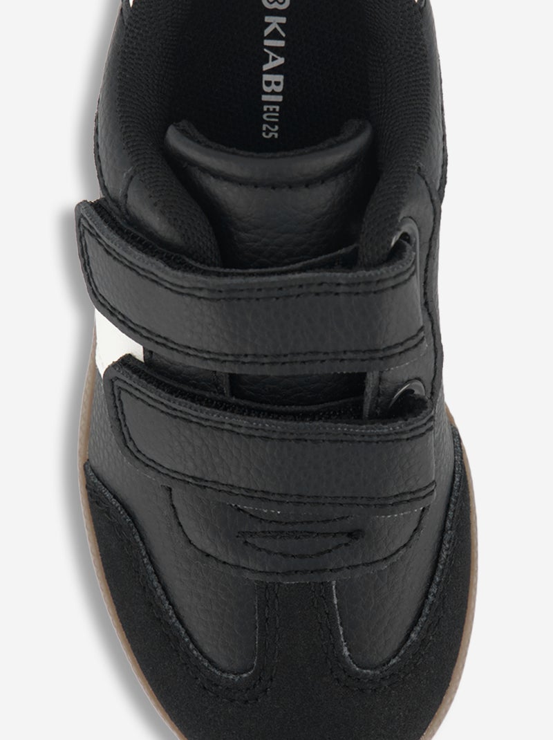 Tiefe Sneakers mit Kontrasteinsätzen Schwarz - Kiabi