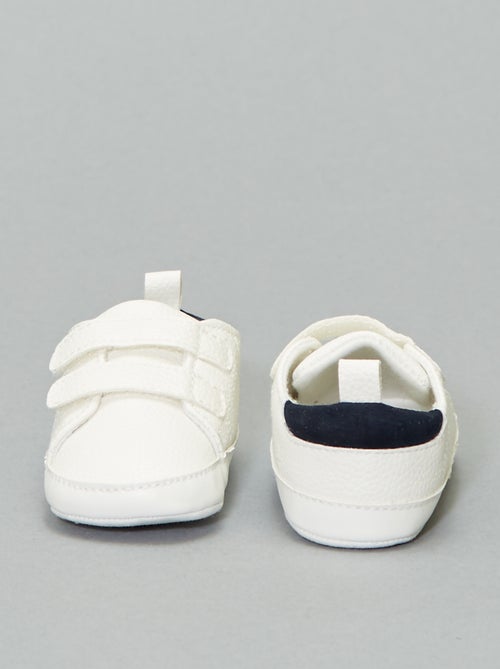 Two-tone sneakers with hook-and-loop straps - Kiabi