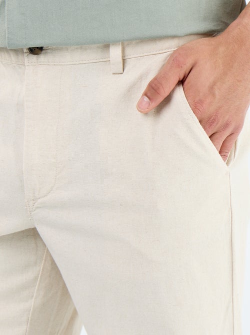 Uni-Chino mit normaler Taille - Kiabi