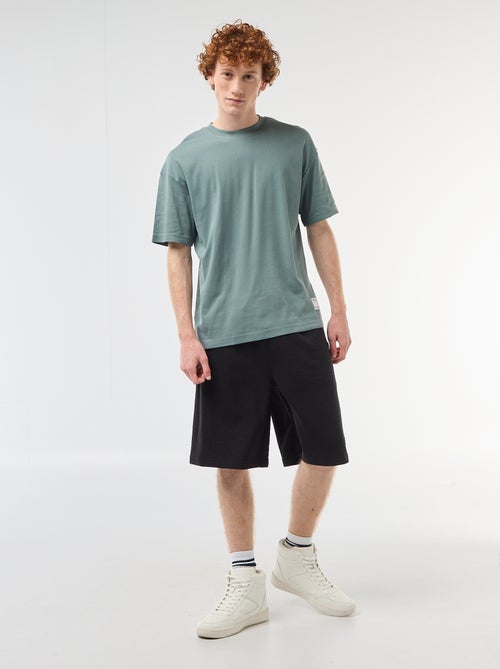 Unifarbenes Baumwoll-Short mit Patch - Kiabi