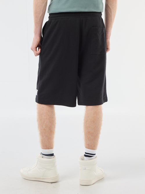 Unifarbenes Baumwoll-Short mit Patch - Kiabi