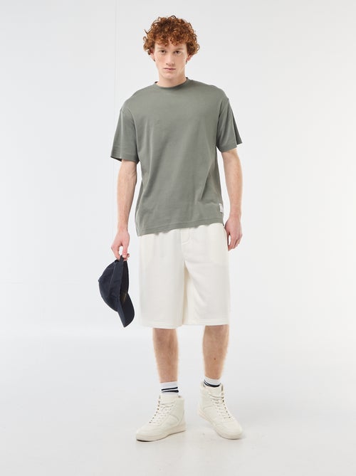 Unifarbenes Baumwoll-Short mit Patch - Kiabi