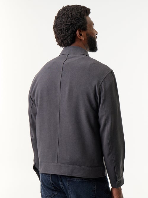 Veste boutonnée uni avec poches plaquées - Kiabi