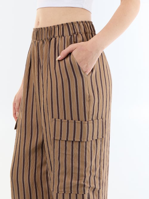 Weite gestreifte Hose mit Pattentaschen - Kiabi Weite gestreifte Hose mit Pattentaschen - Kiabi