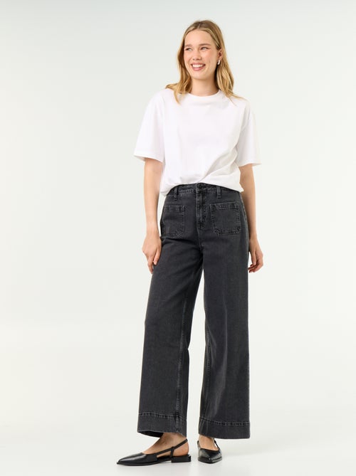 Weite High-Waist Jeans mit aufgesetzten Taschen - Kiabi Weite High-Waist Jeans mit aufgesetzten Taschen - Kiabi