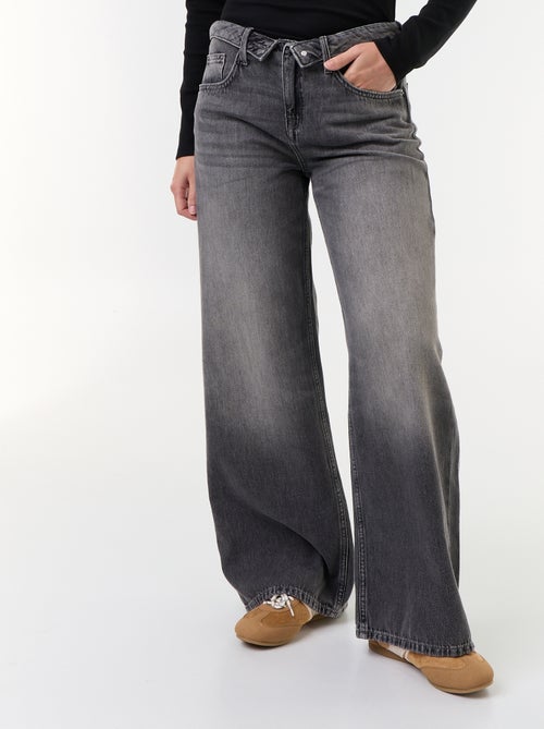 Weite Jeans mit Ziergürtel - Kiabi