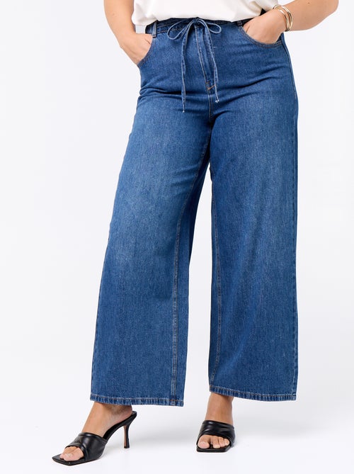 Weite Jeanshose mit Bindegürtel - Kiabi Weite Jeanshose mit Bindegürtel - Kiabi