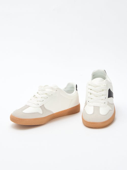 Wildleder-Halbsneaker mit Kontrasteinsatz - Kiabi