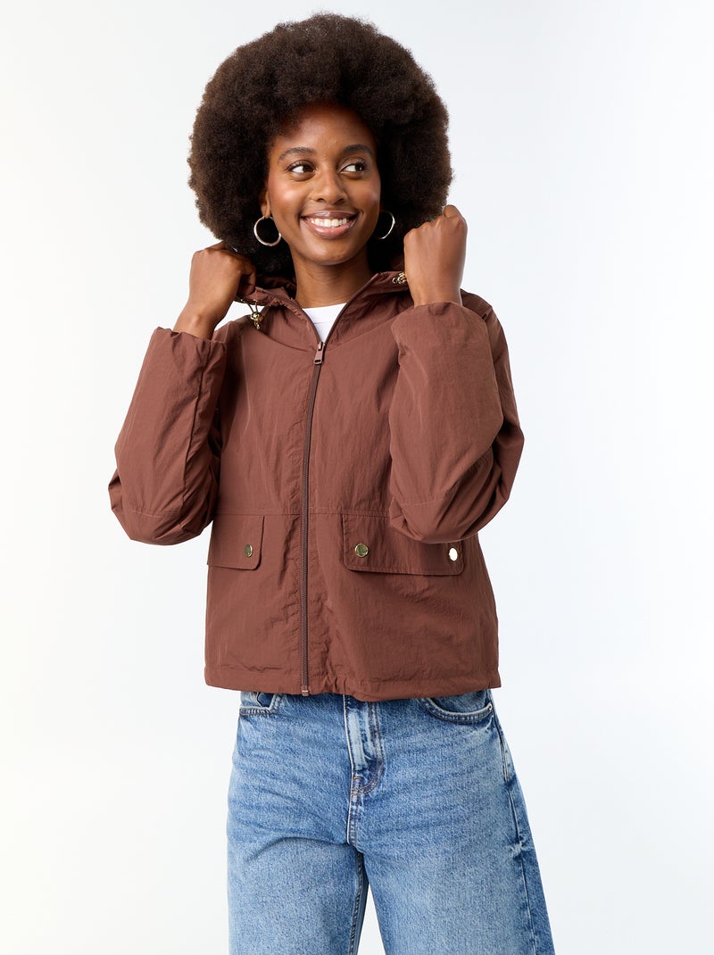 Windbreaker-Jacke mit Kapuze und Pattentaschen Braun - Kiabi