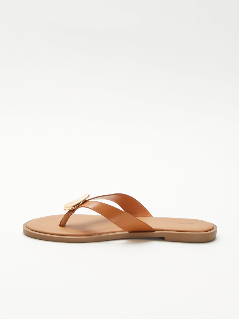 Zehenstegsandalen aus Kunstleder mit Metalldetail Braun - Kiabi