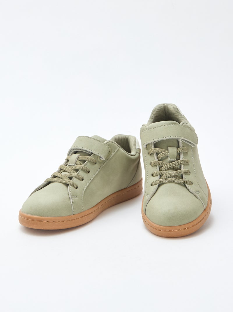 Zweifarbige Low-Top-Sneaker aus Wildlederimitat Grün - Kiabi
